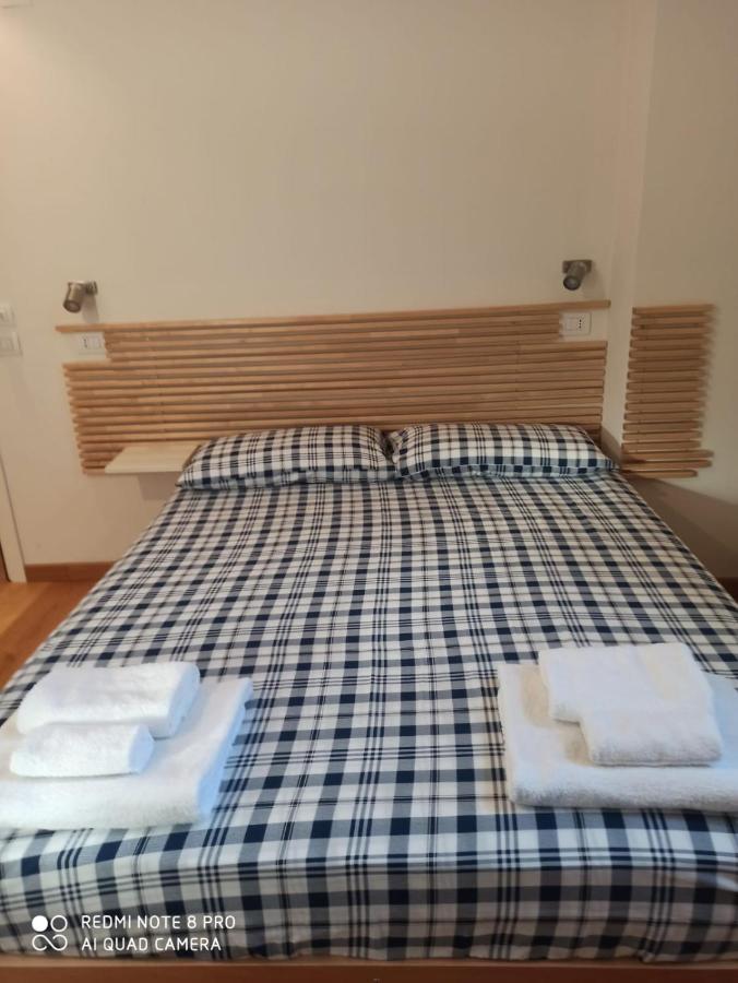Panperduto Hostel Сома Ломбардо Екстериор снимка