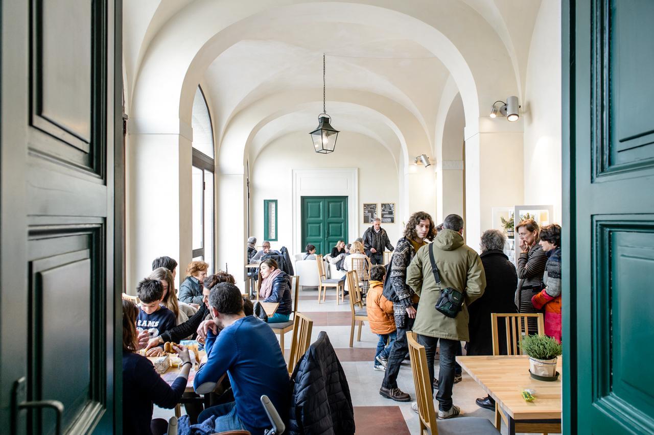 Panperduto Hostel Сома Ломбардо Екстериор снимка